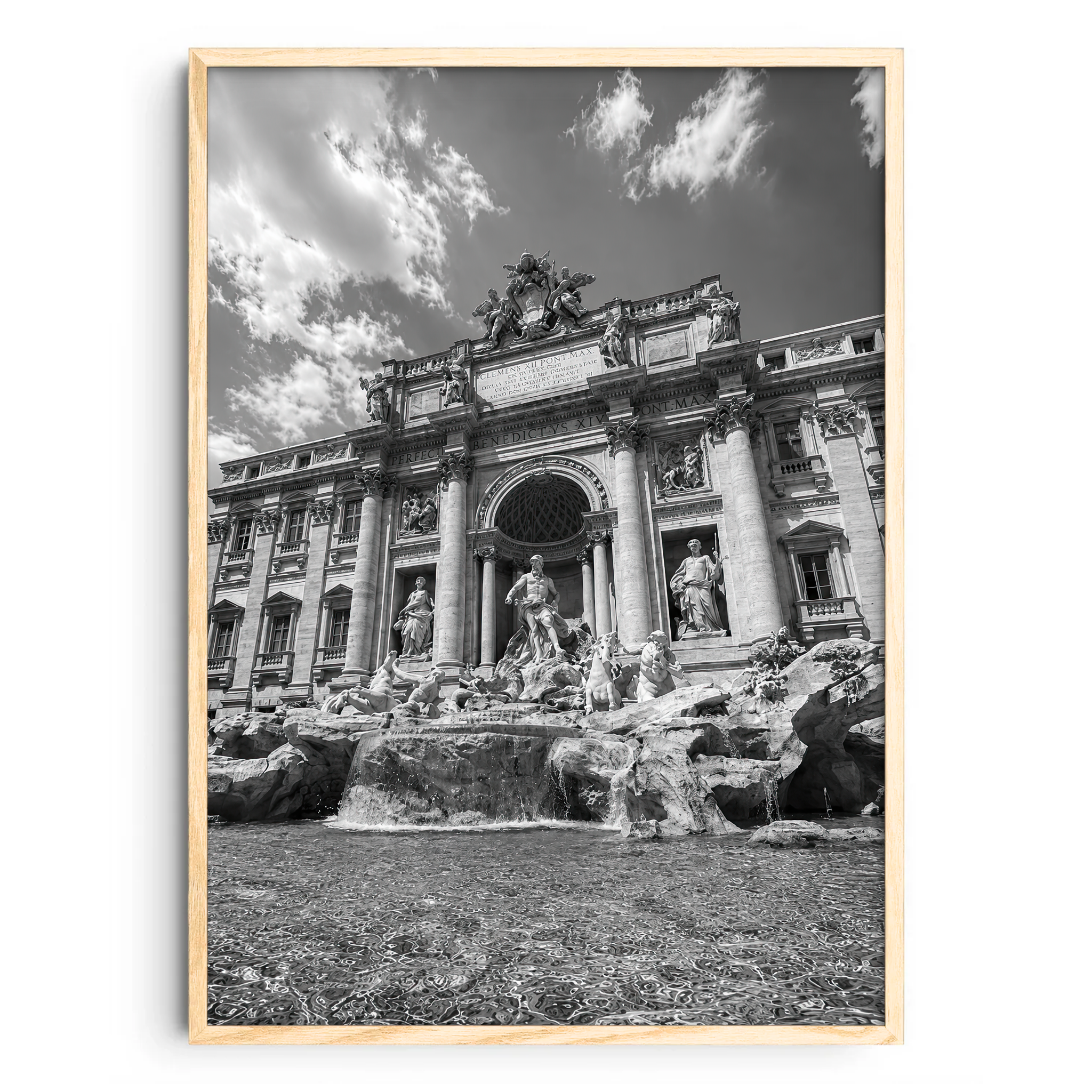 Fontana Di Trevi Dal Basso